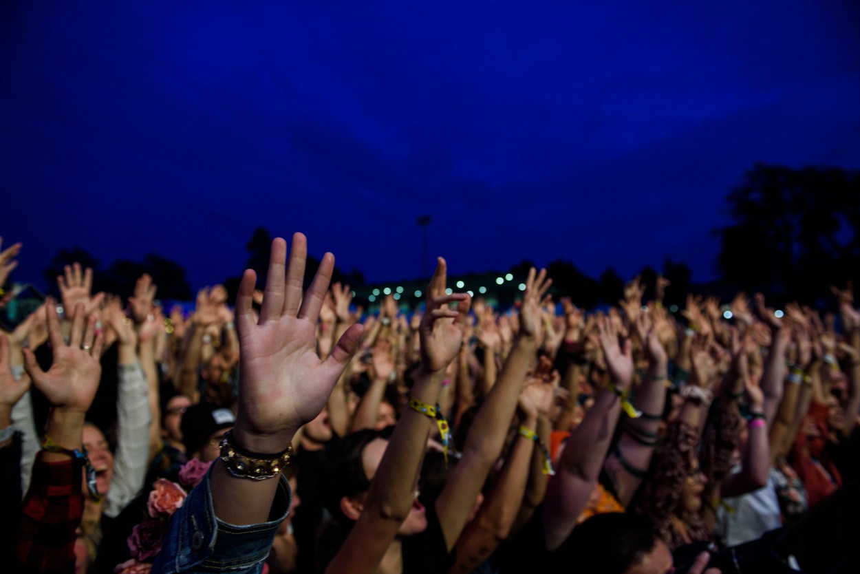 Rifflandia crowd photography twilight