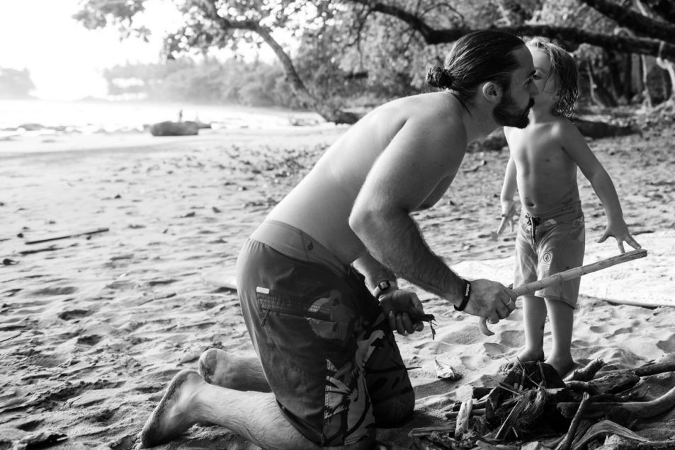 Family portraits at the beach candid documentary photographer