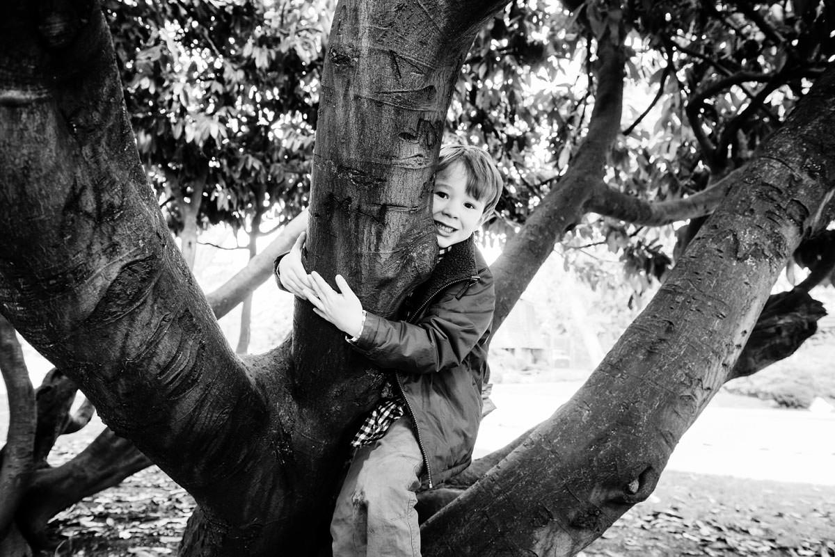 Family candid lifestyle portraits Beacon Hill Park Victoria BC - Photography by FunkyTown Victoria