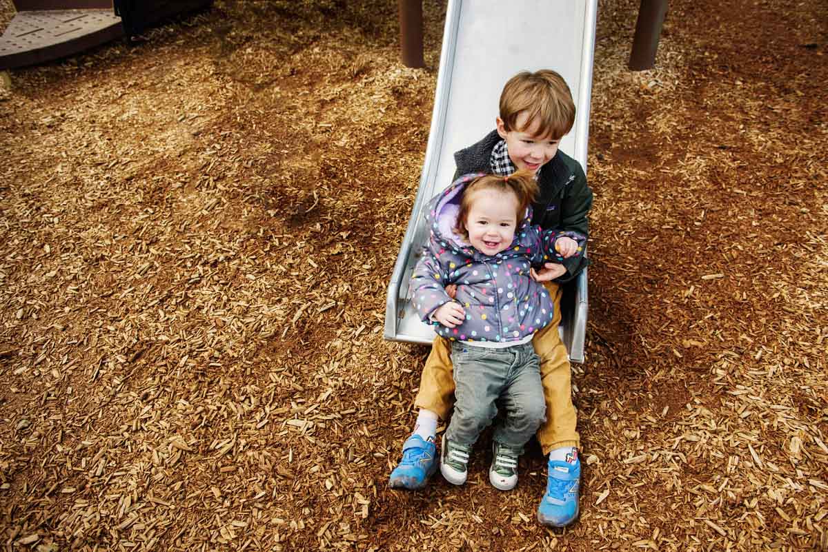 Family candid lifestyle portraits Beacon Hill Park Victoria BC - Photography by FunkyTown Victoria