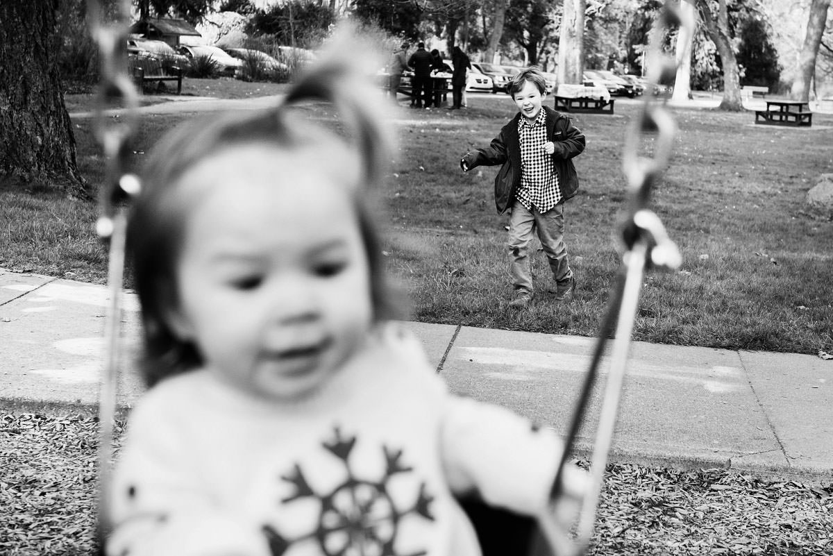 Family candid lifestyle portraits Beacon Hill Park Victoria BC - Photography by FunkyTown Victoria