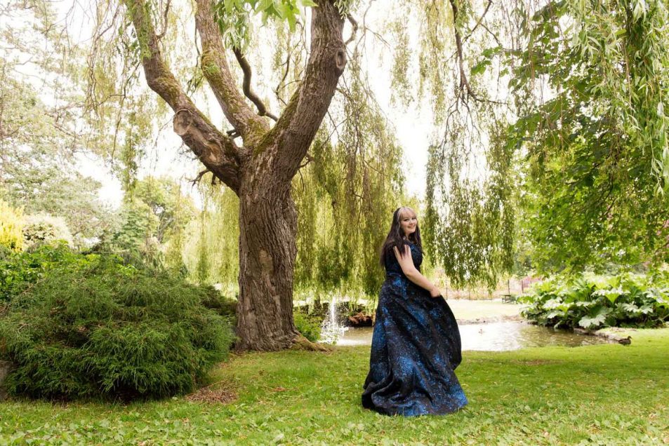 Graduation prom Beacon Hill Park portraits Victoria BC