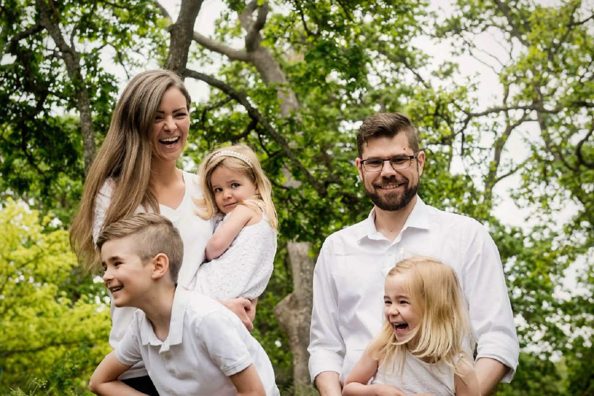 Candid and casual family portrait photography in Victoria BC