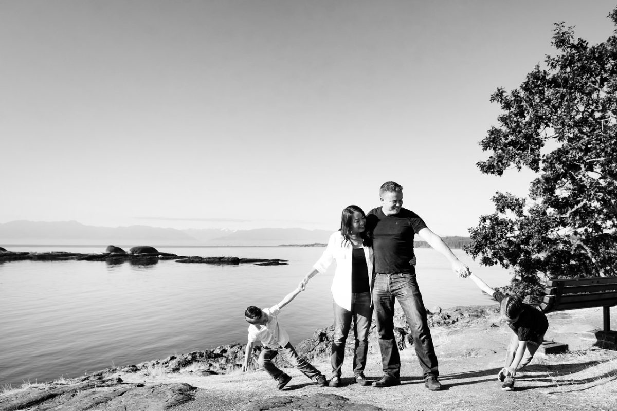 Family portrait photography at the ocean in Metchosin BC