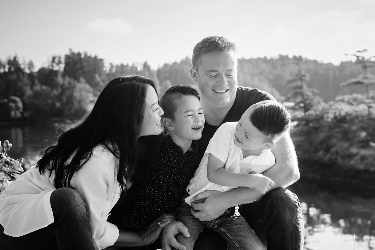 Fun family portrait mini session with candid games for kids and young children in Metchosin BC near Victoria.