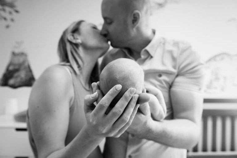 Newborn-portrait-photography-candid-documentary-victoria-bc-5.jpg