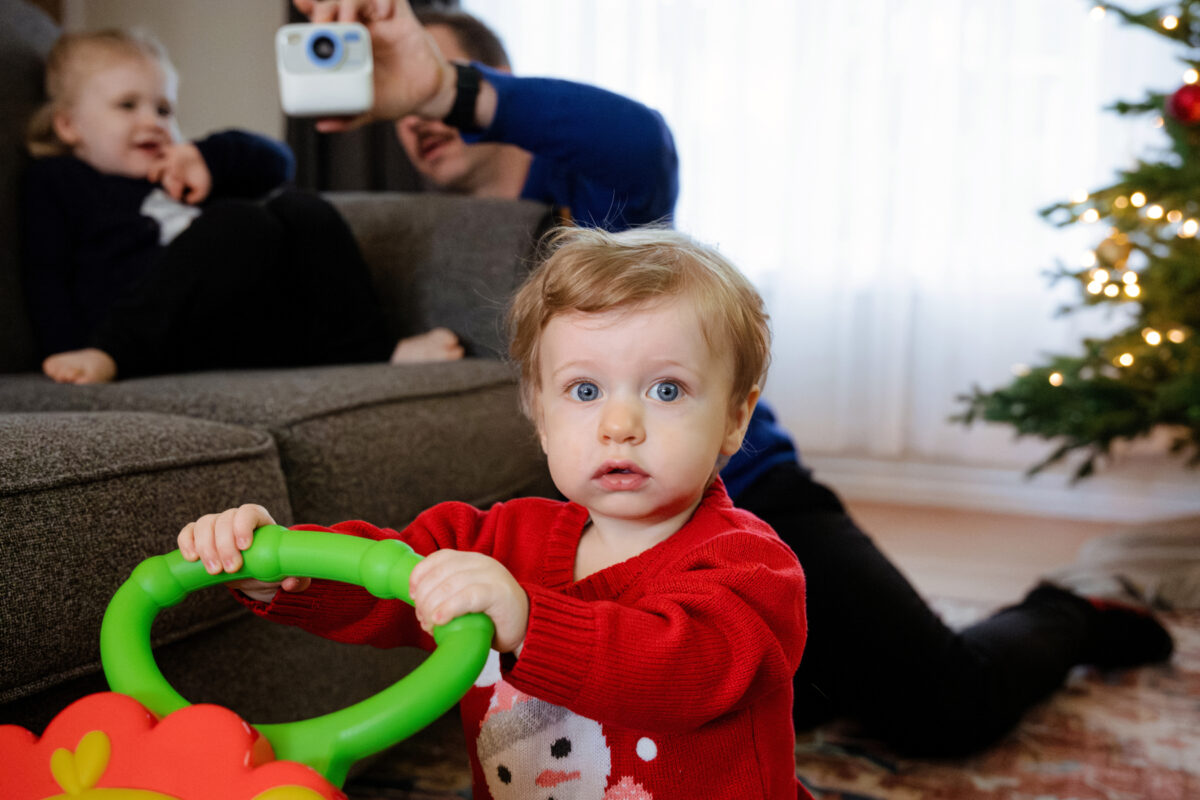 A candid Christmas mini photo in a family's home in Victoria BC